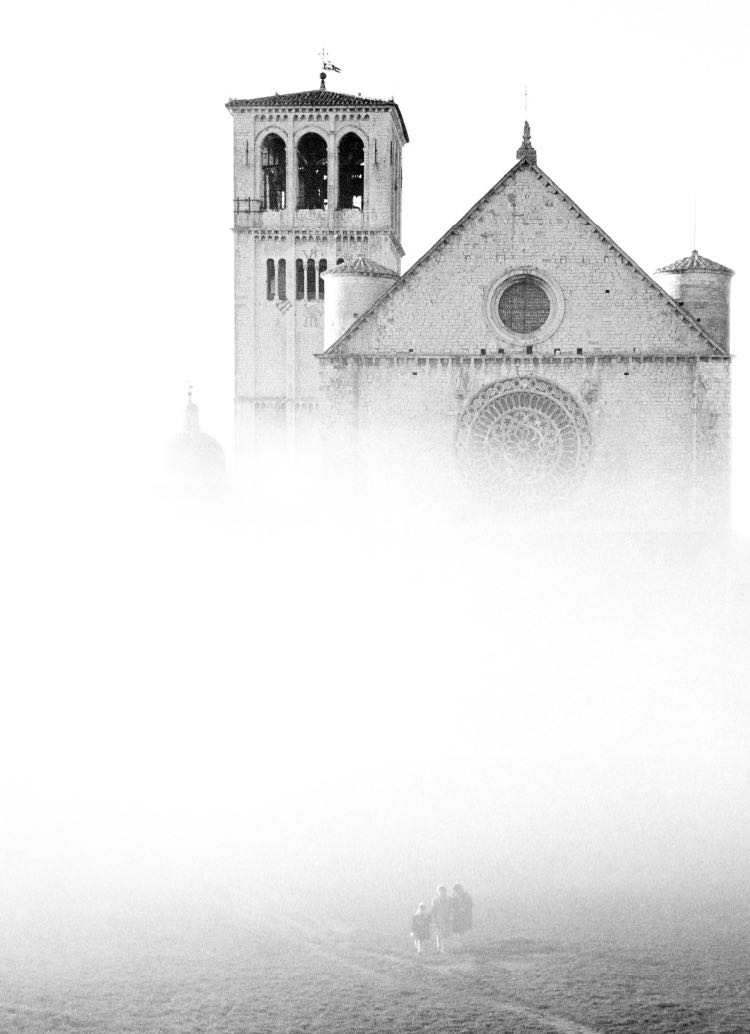 Basilica nella nebbia - Assisi 1957_E0000054